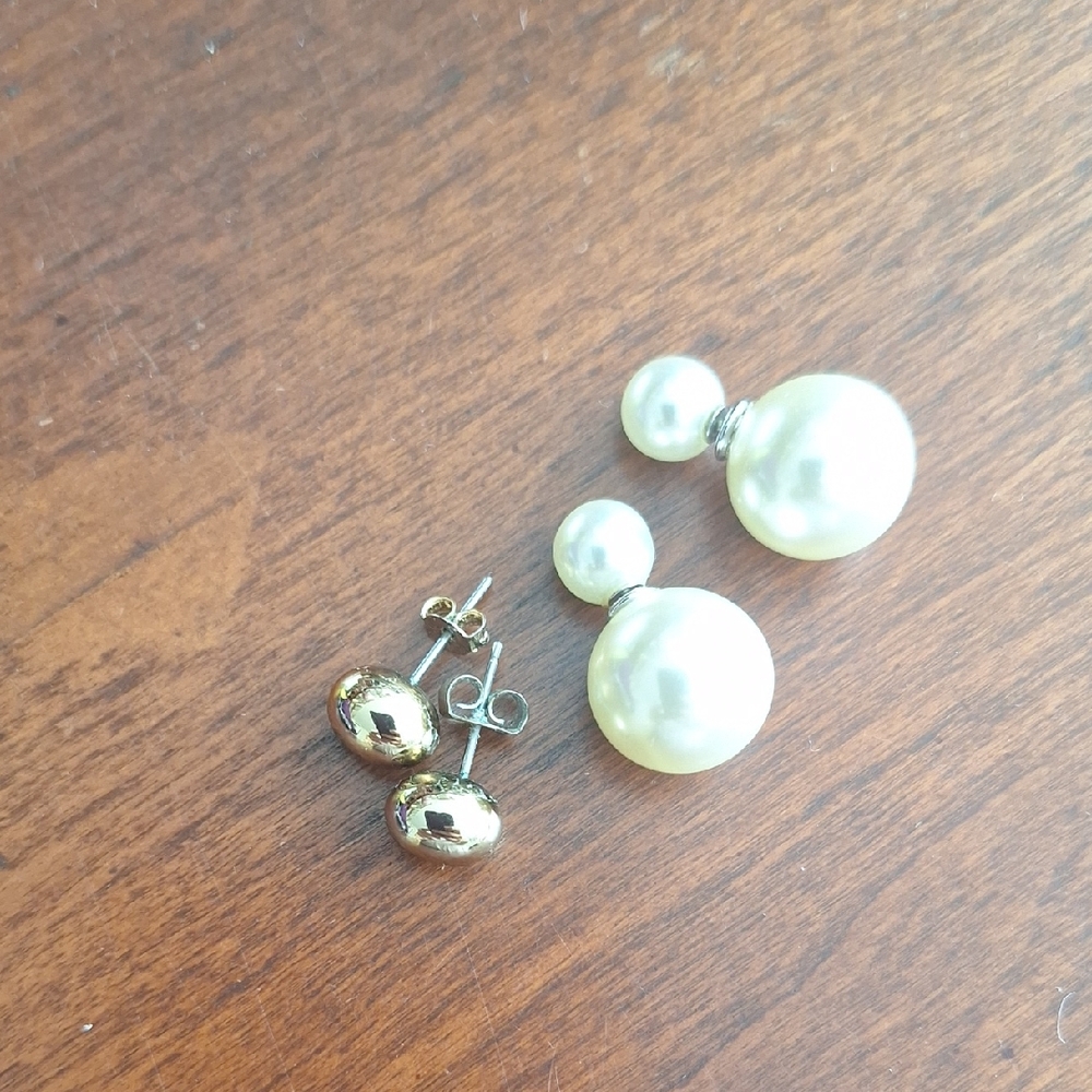 Set Of 2 Studs Earrings, Faux Pearl And Gold Tone Egg Shaped